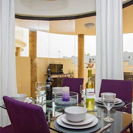 Riviera Park 2b, 2 Bed * Puerto del Carmen (Lanzarote)